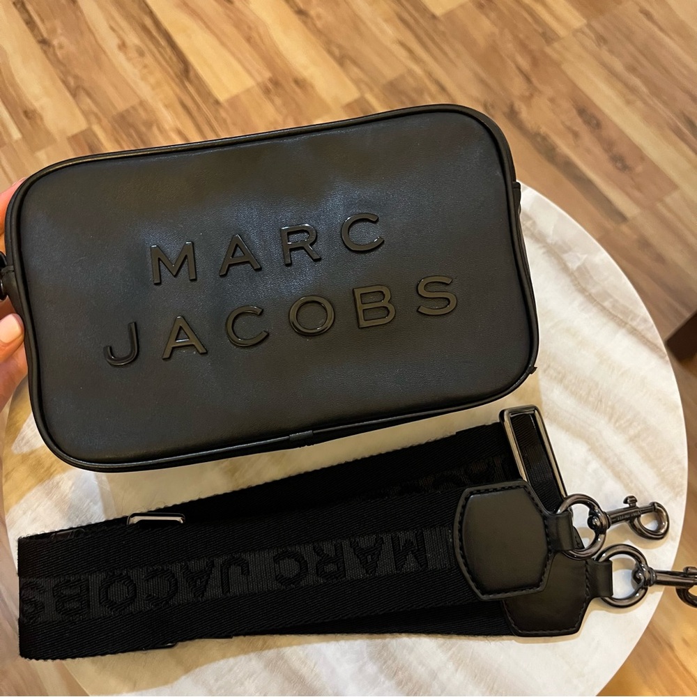 SOLD*** Marc Jacobs Perfect Flash Leather Crossbody Bag — Black